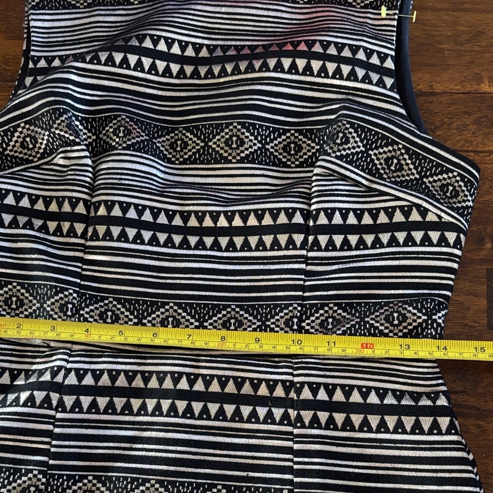 Chic Geometric Patterned Mini Dress - Picture 11 of 12